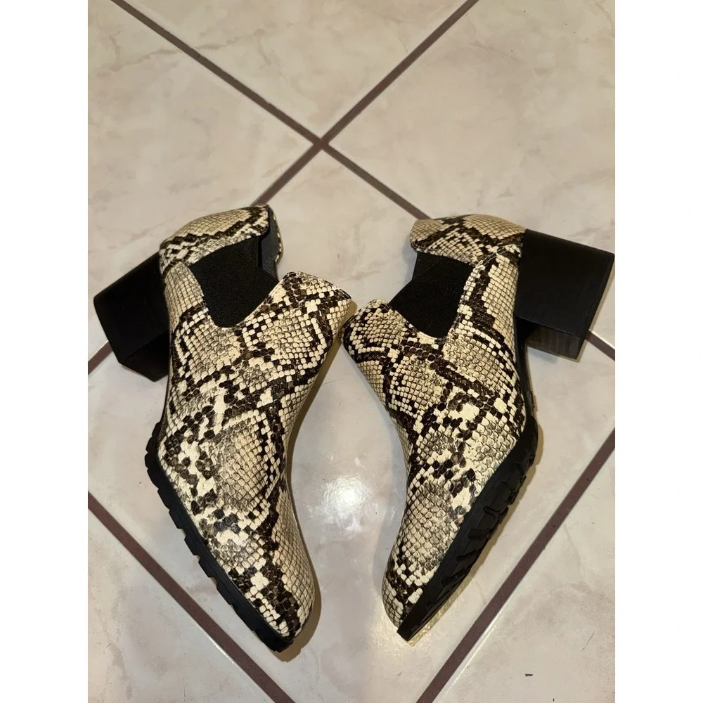 NEW Vionic Snakeskin Ankle Boots Women‎ 6.5 Block Heel Pointed Toe
